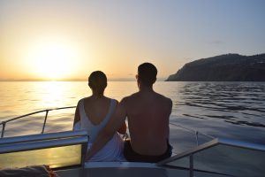 Excursion au coucher du soleil sur Tales Madère Île Calheta Yacht bateau observation des baleines